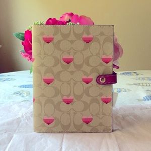 ❤️📔 COACH NOTEBOOK IN SIGNATURE CANVAS WITH STRIPE HEART PRINT 📔❤️ NWT ❤️📔